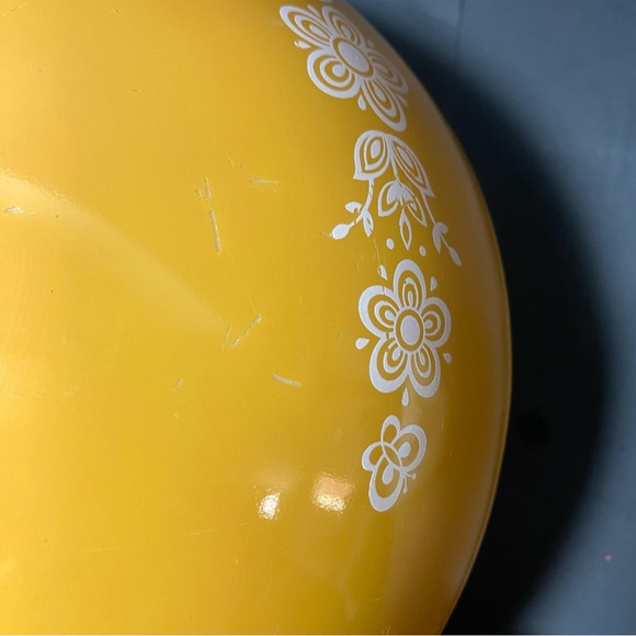 Set Of 2 Vintage Pyrex Butterfly Gold Cinderella Nesting Bowls - Picture 7 of 11